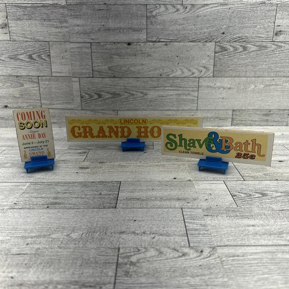 Set Of 3‎ Vintage Double Sided Lincoln Logs Signs & Holders